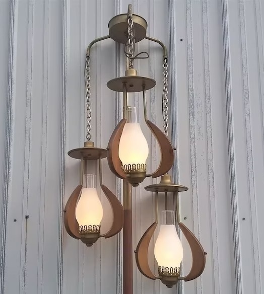 Mid Century Tension Pole Lamp with Wooden Shades