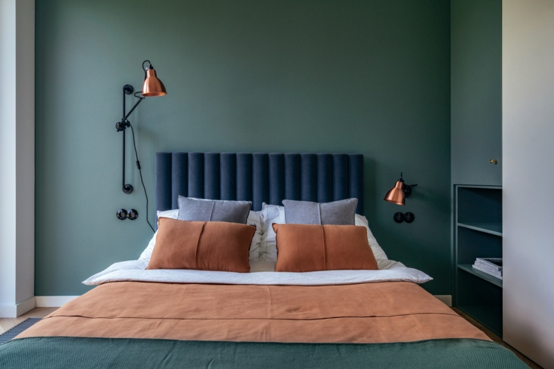 Mix Navy with Pastels