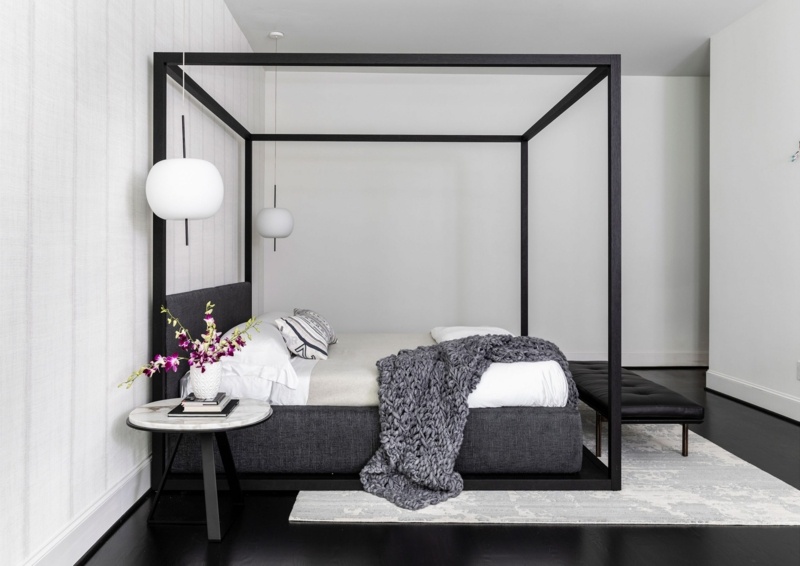 Opt for a Minimalist Color Scheme