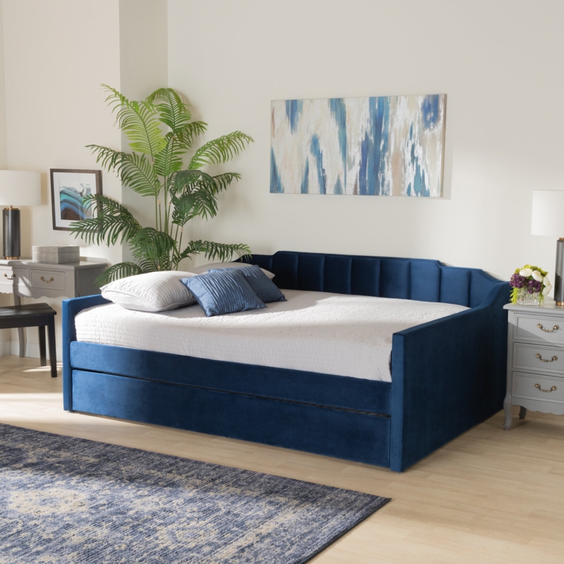 Elegant Daybed with Pullout Trundle