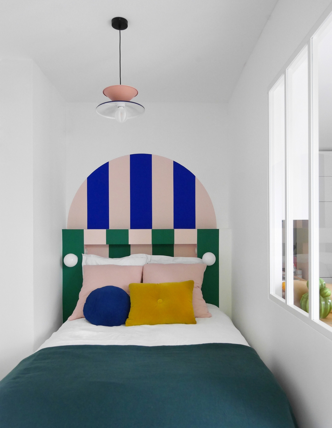 Use Bold Colors on Feature Walls to Draw Attention