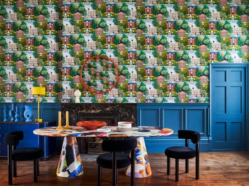Use Bold Wallpaper