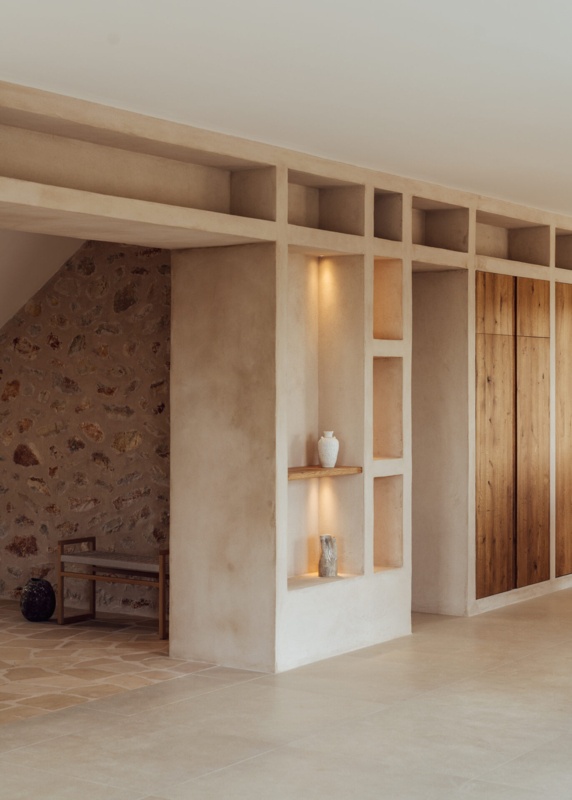 Use Stone in Small Spaces