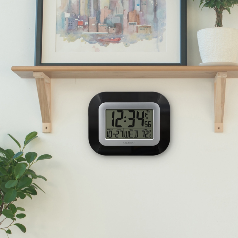 Digital Style Self-Setting Clock