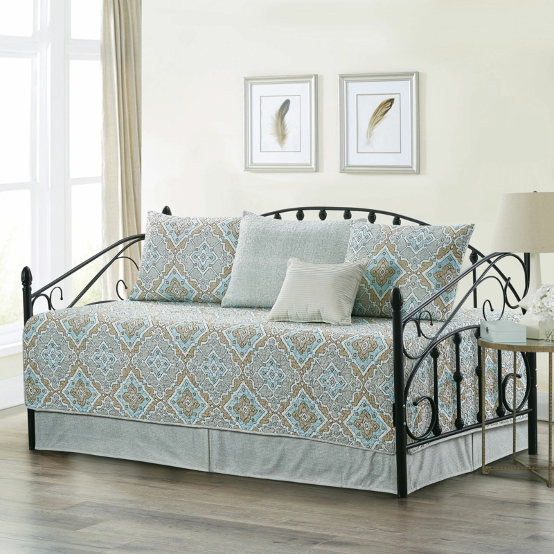 Quilted Daybed Cover Set with Accessories