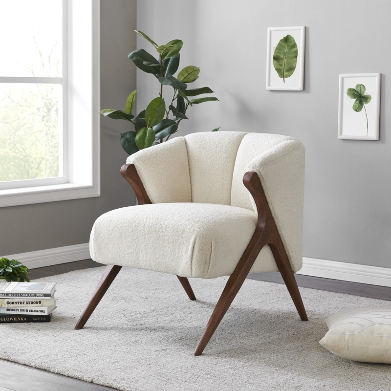 Mid-Century Modern Accent Chair with Vintage Vibes