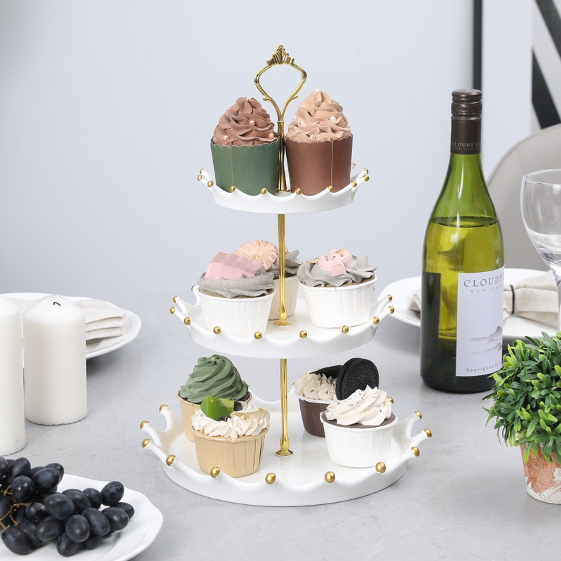 Vintage Wedding Cake Stands - Victorian Glass, Milk Glass and More — Jeni  Sandberg