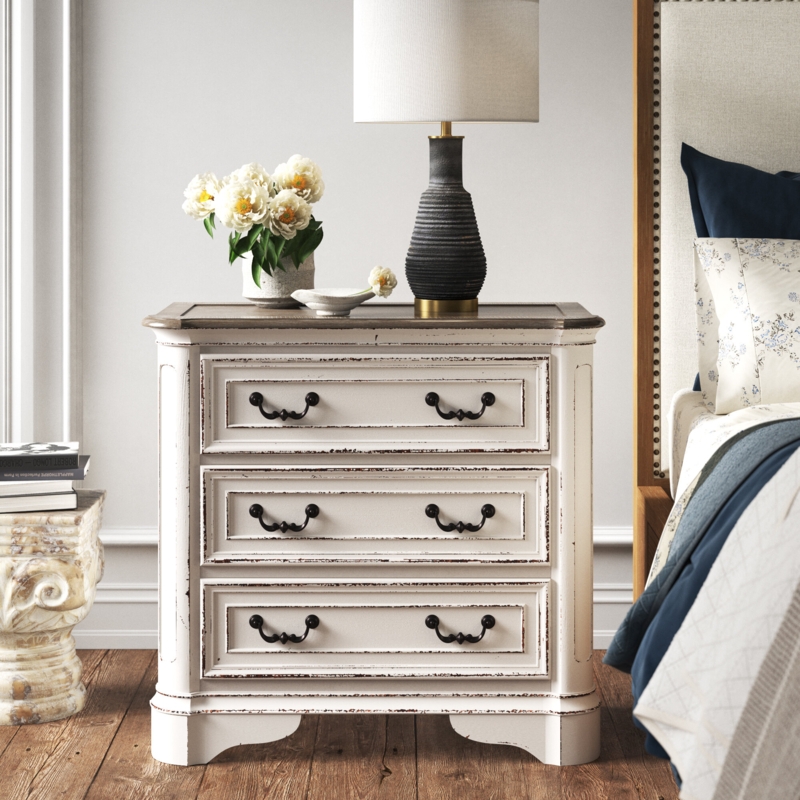 3-Drawer Bachelor's Chest with Two-Tone Finish