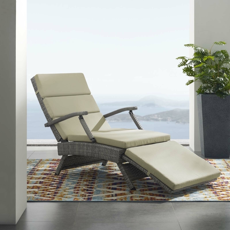 Contemporary Chaise Lounge for Outdoors