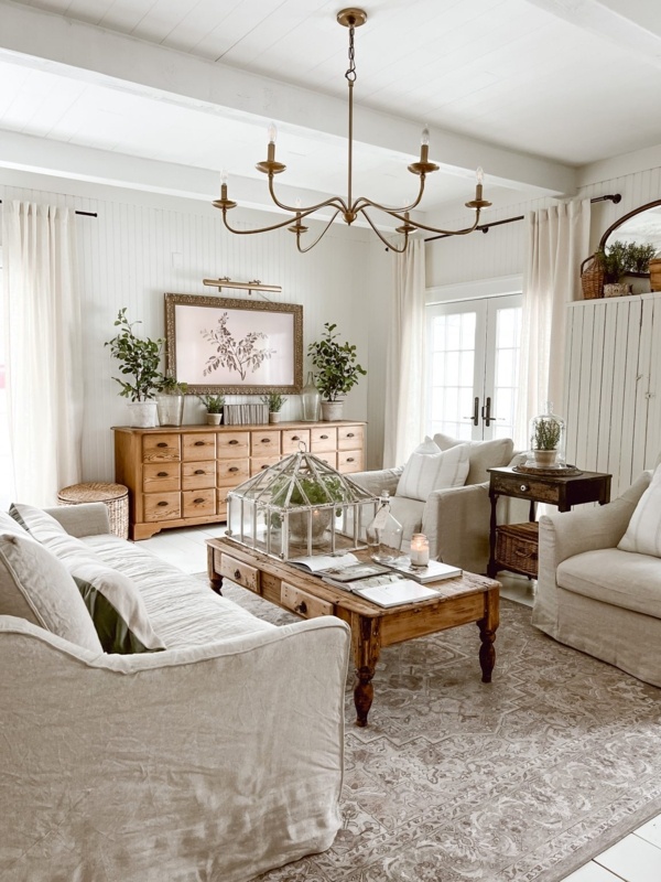 Showcase Vintage Decor