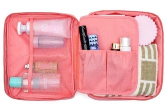 https://foter.com/photos/426/toiletry-cosmetic-bag.jpg?s=b1