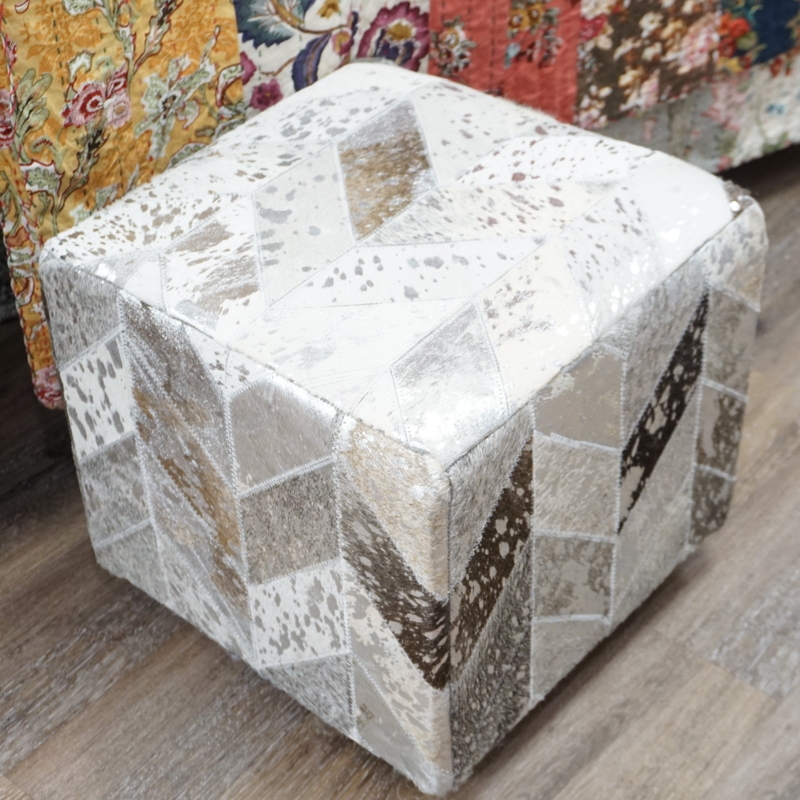 Elegant Leather Cube Seat