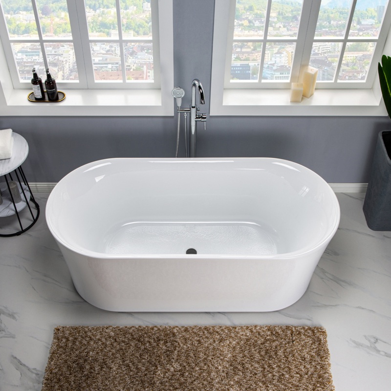 x Freestanding Soaking Acrylic Bathtub