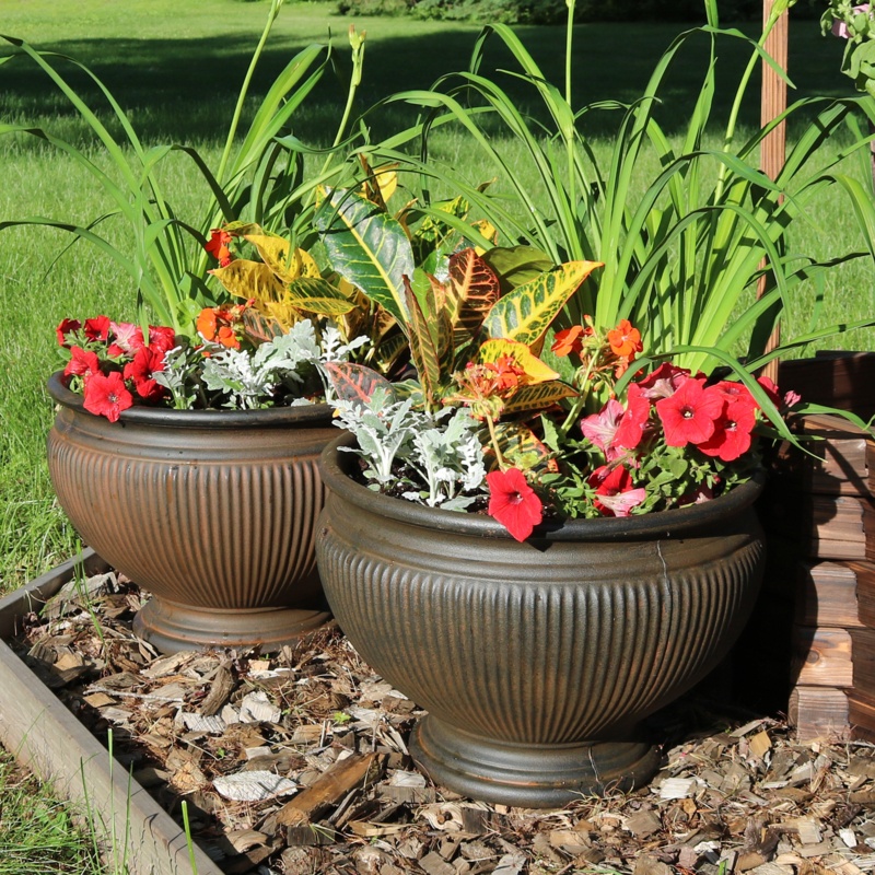 Cyren Urn Planter