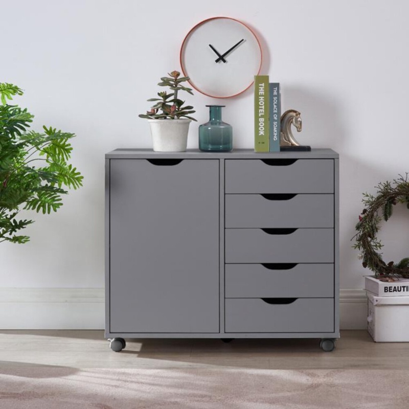 Garysburg 5 - Drawer Accent Chest