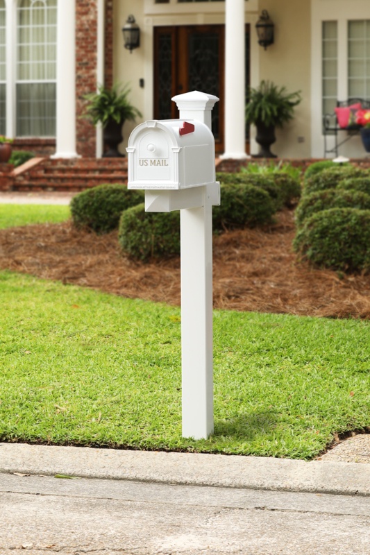 Hampton Plastic Post Mounted Mailbox