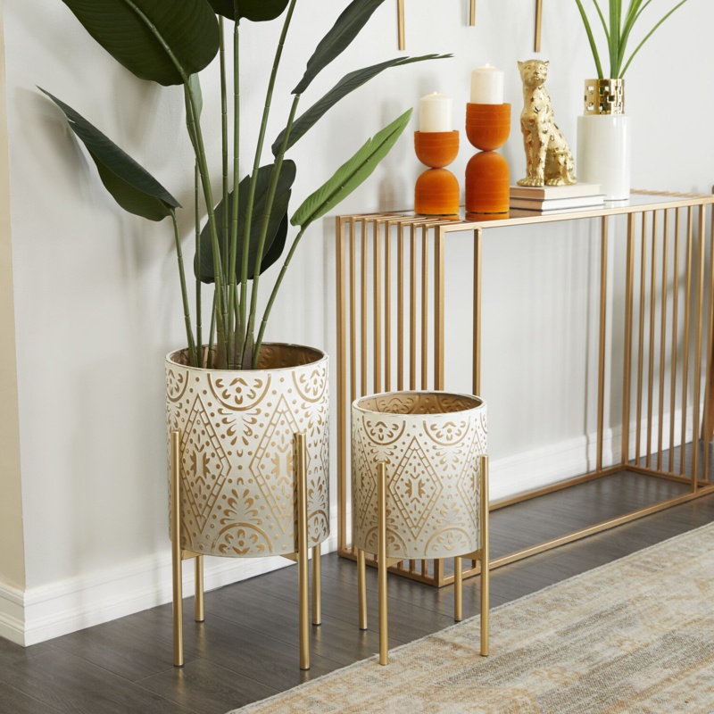 Jaquala Metal Pot Planter