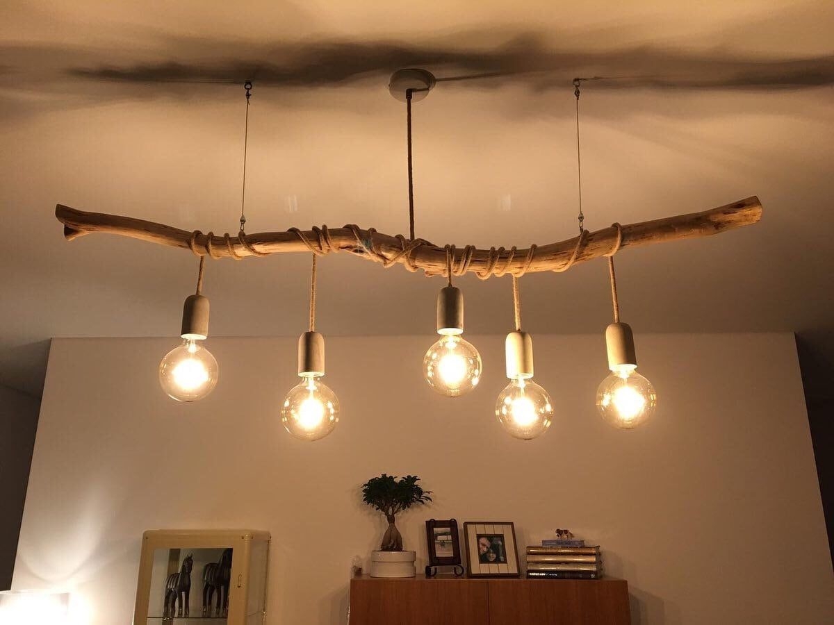 Candeeiro de Teto em Tronco Natural | Ceiling Light fixture with Natural Tree Branch