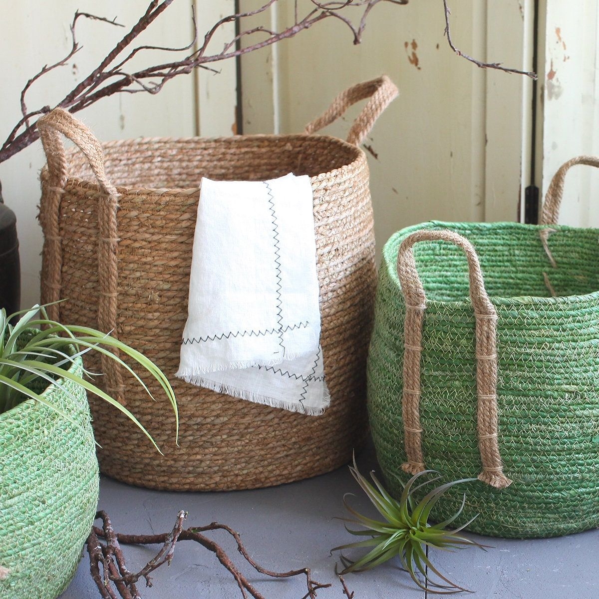 Chic round braided straw rope basket with handles straw plant holder straw storage Basket laundry basket