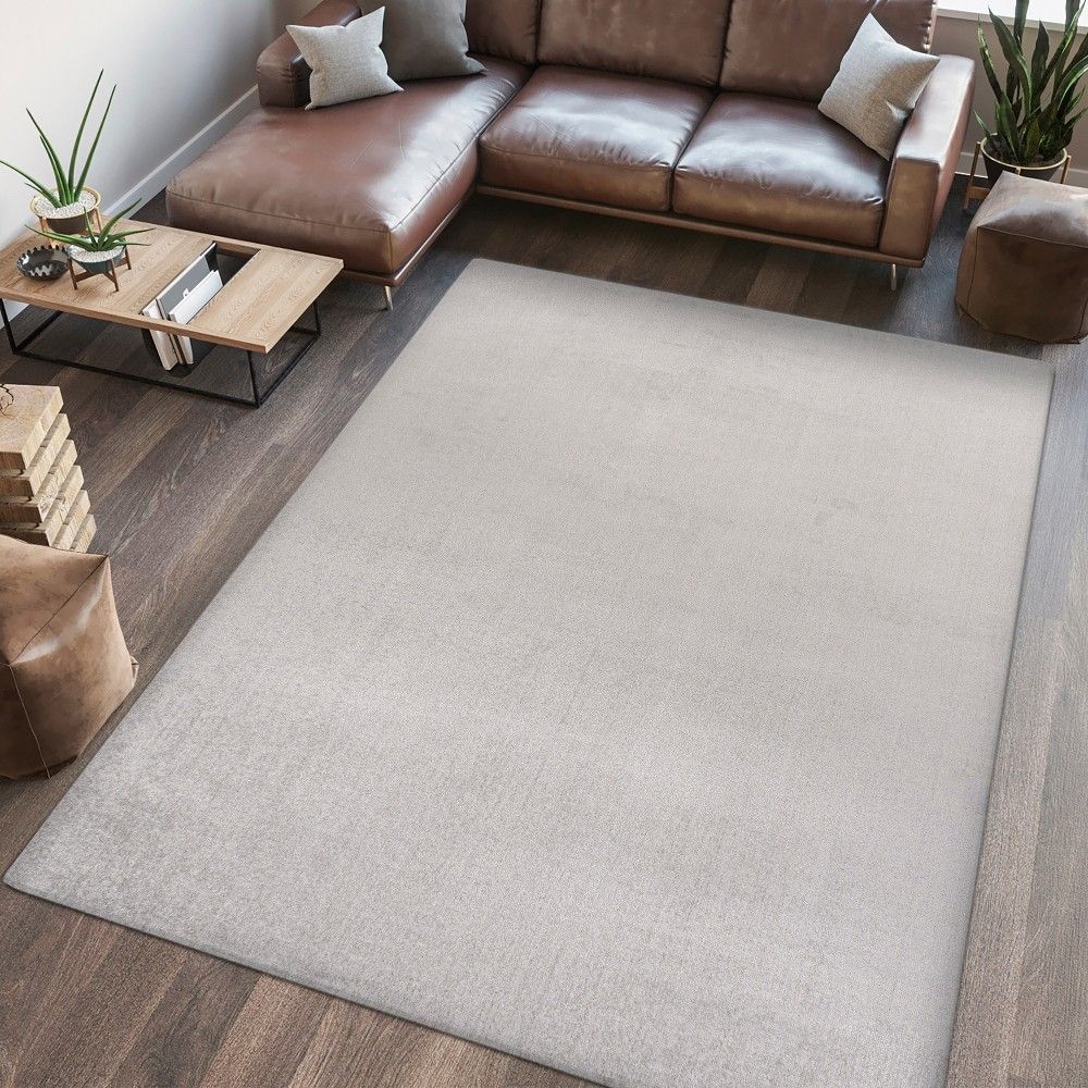 JONATHAN Y Twyla Classic Solid Low-Pile Machine-Washable Light Gray 4 ft. x 6 ft. Area Rug