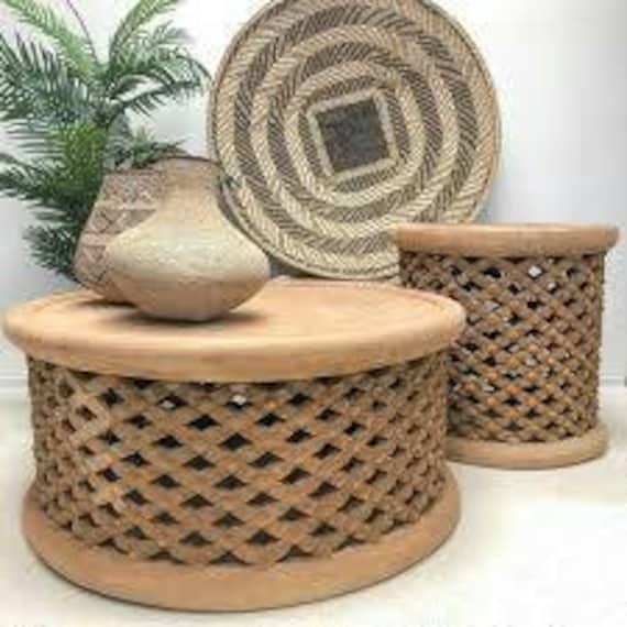 Single African curve wood tables | 80cm