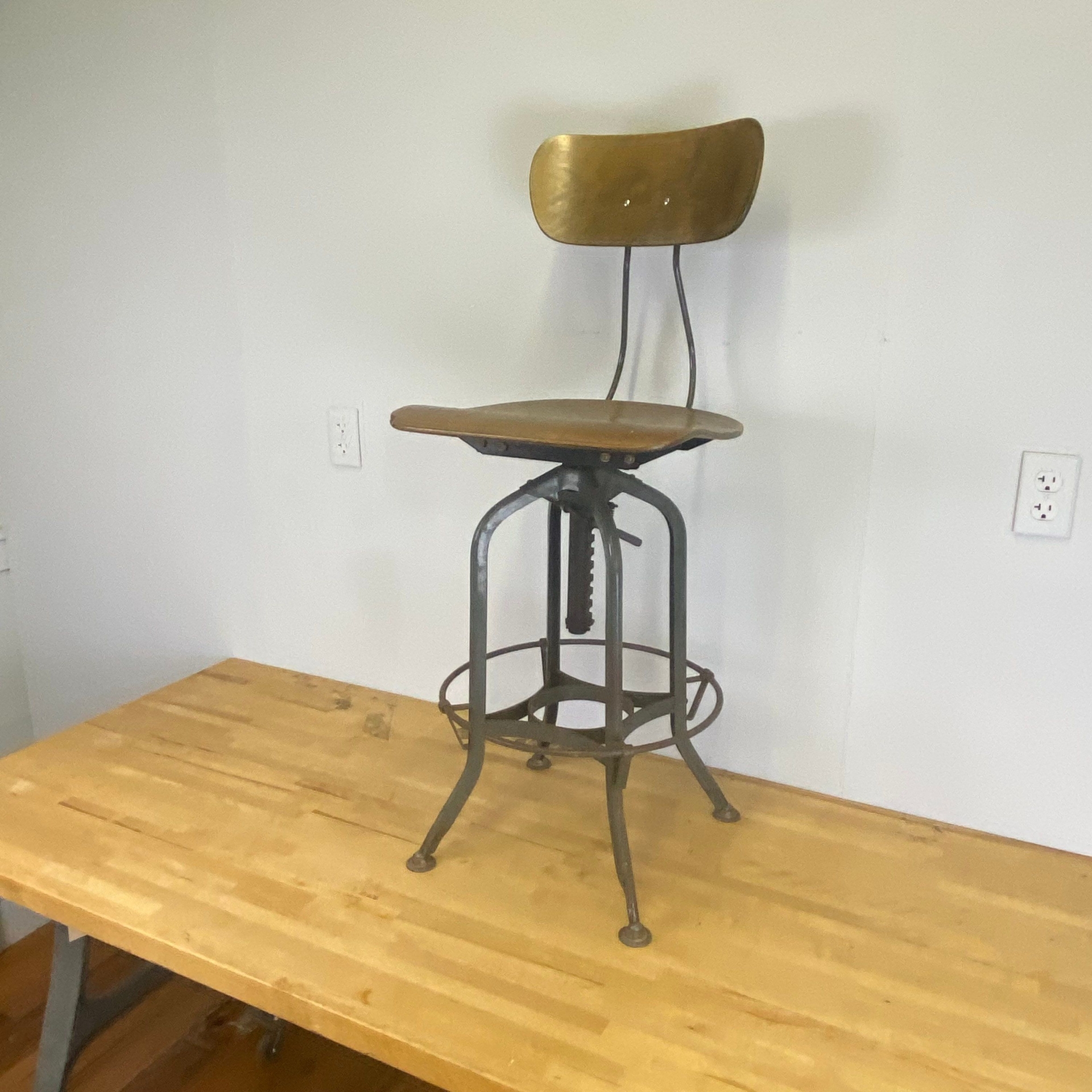 "Vintage industrial height adjustable toledo drafting stool 25-30\" - great condition"