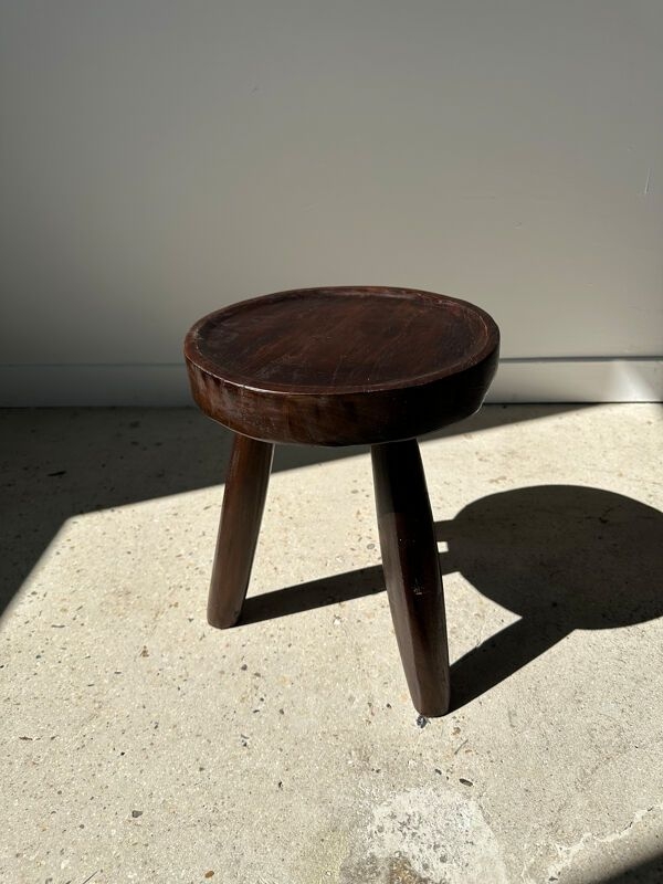 Tabouret en bois massif brun assise circulaire creuse h:35cm d:30cm