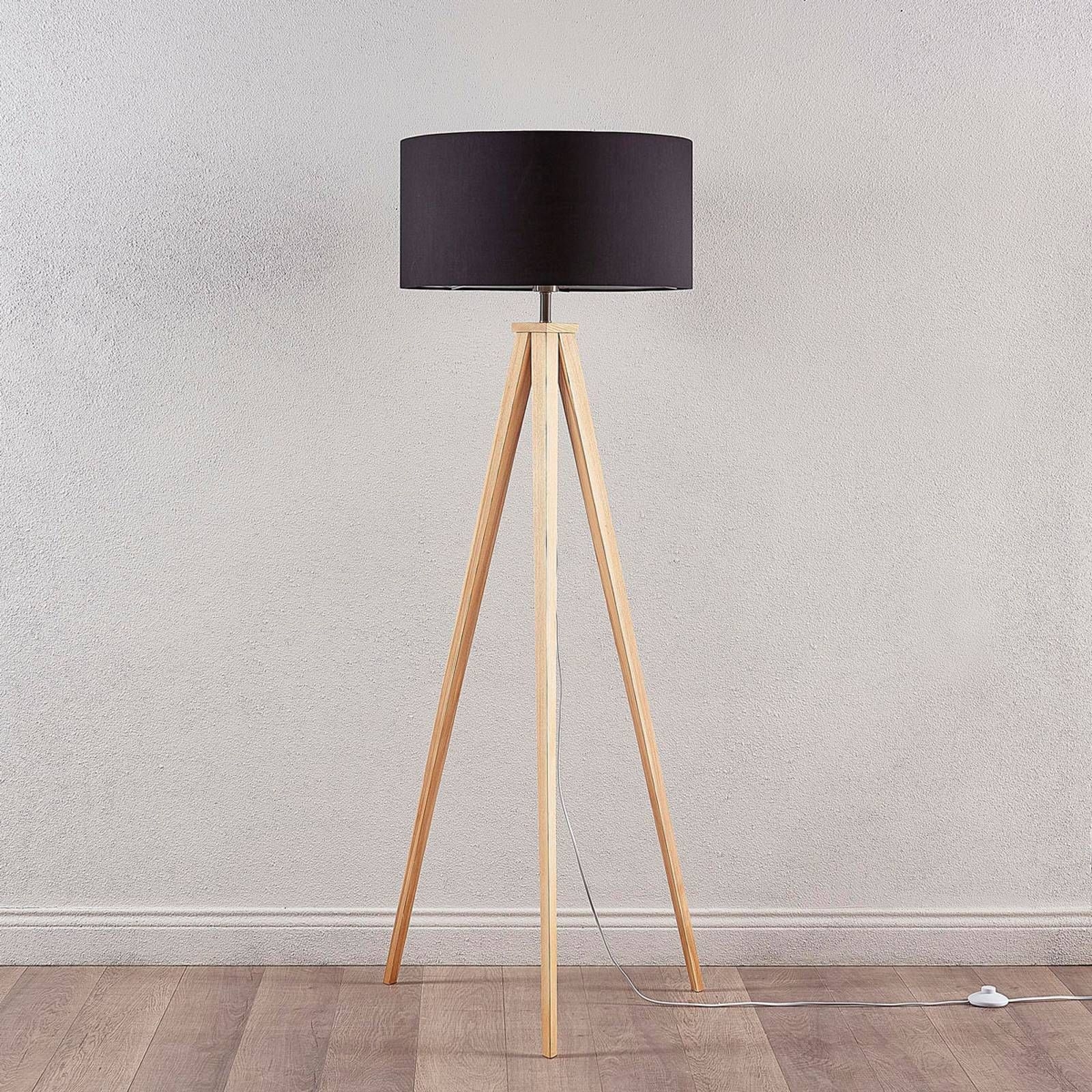Mya wooden floor lamp with black fabric lampshade by Lindby