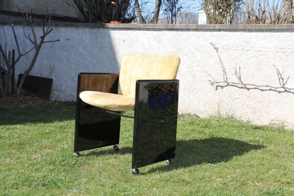 Fauteuil noir et or