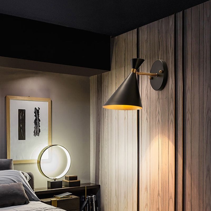 Nordic Fashion Metal Sconce Light Fixture Postmodern Style Wall Sconce for Living Room - Black