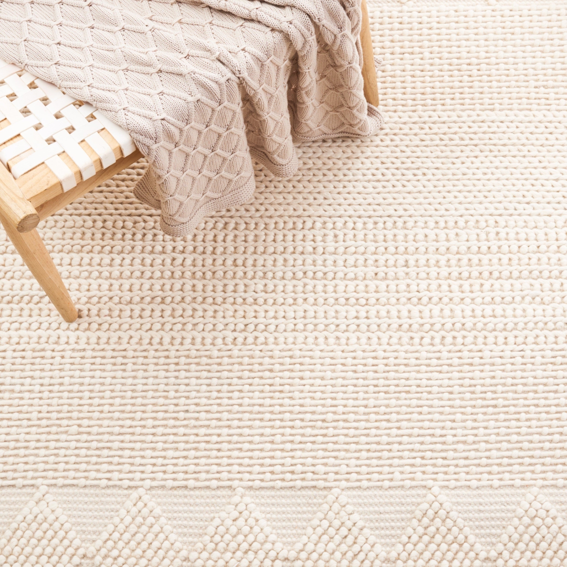 Safavieh NAT218 Rug - Size: 4' x 6'