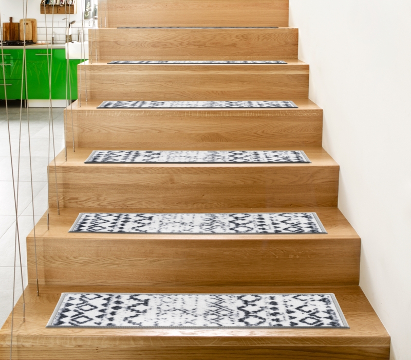 Distressed Geometric Machine Washable Non-Slip Rubberback Gray/Ivory Stair Tread