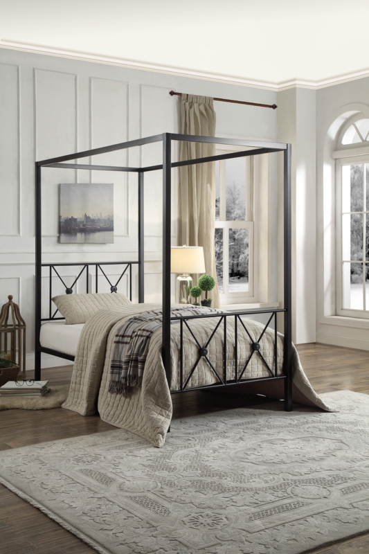 Edmont Metal Canopy Bed