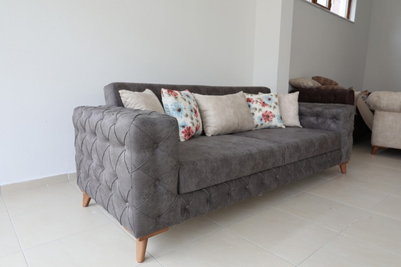 Croley Queen 92'' Upholstered Pillow Back Convertible Sofa