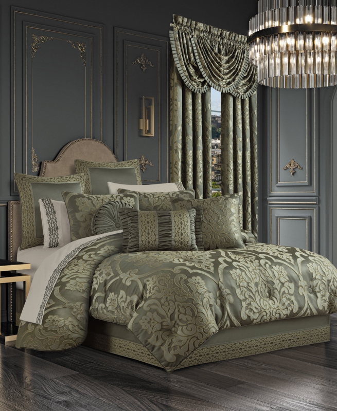 Judiann Polyester 4 piece Comforter Set