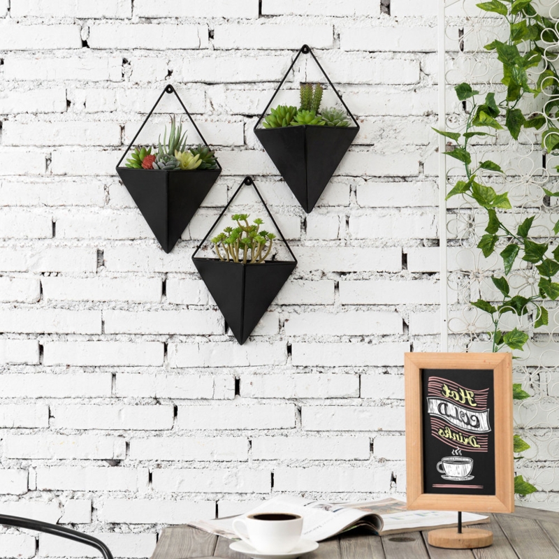 Modern Abstract Wall Decor on Metal