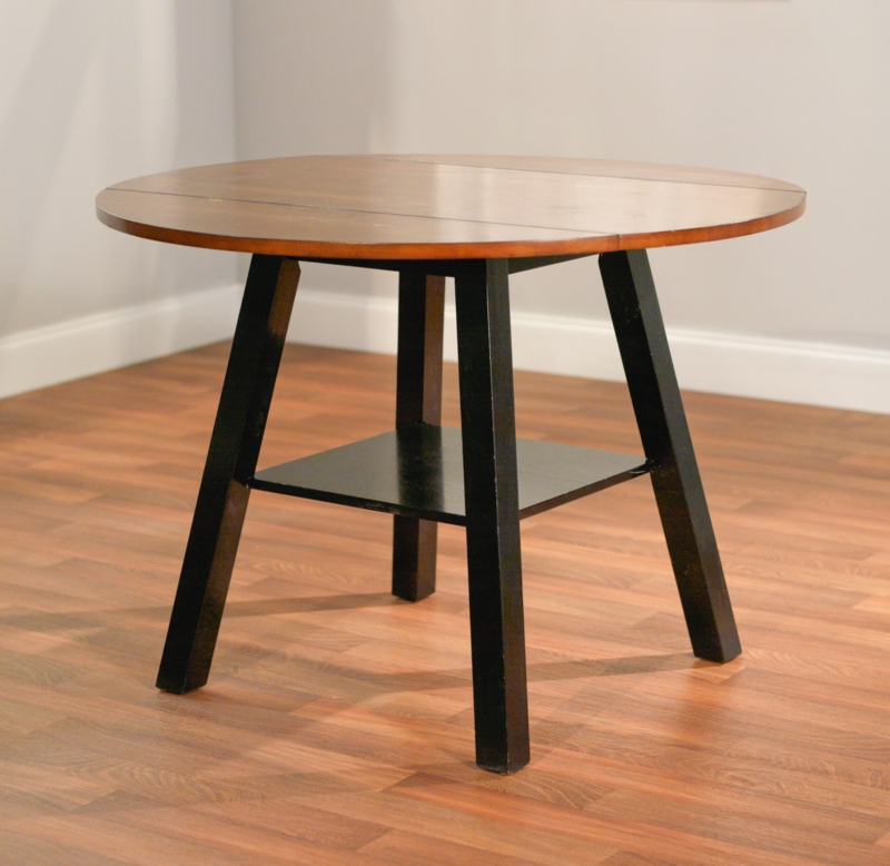 Xayden Round Dining Table