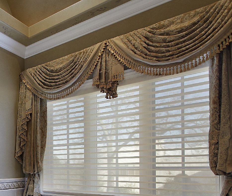 Custom made traditional swag valance made to measure your choice of fabrics!