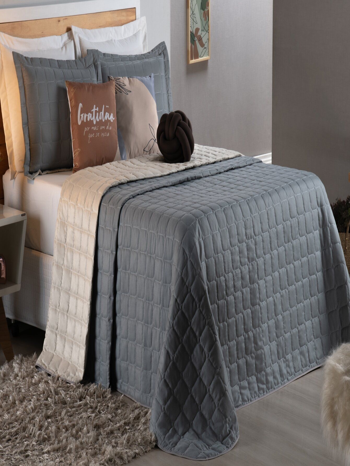 Kit Cobre Leito Paris Queen com Almofadas Decorativas 8 Peas Cinza com Avela
