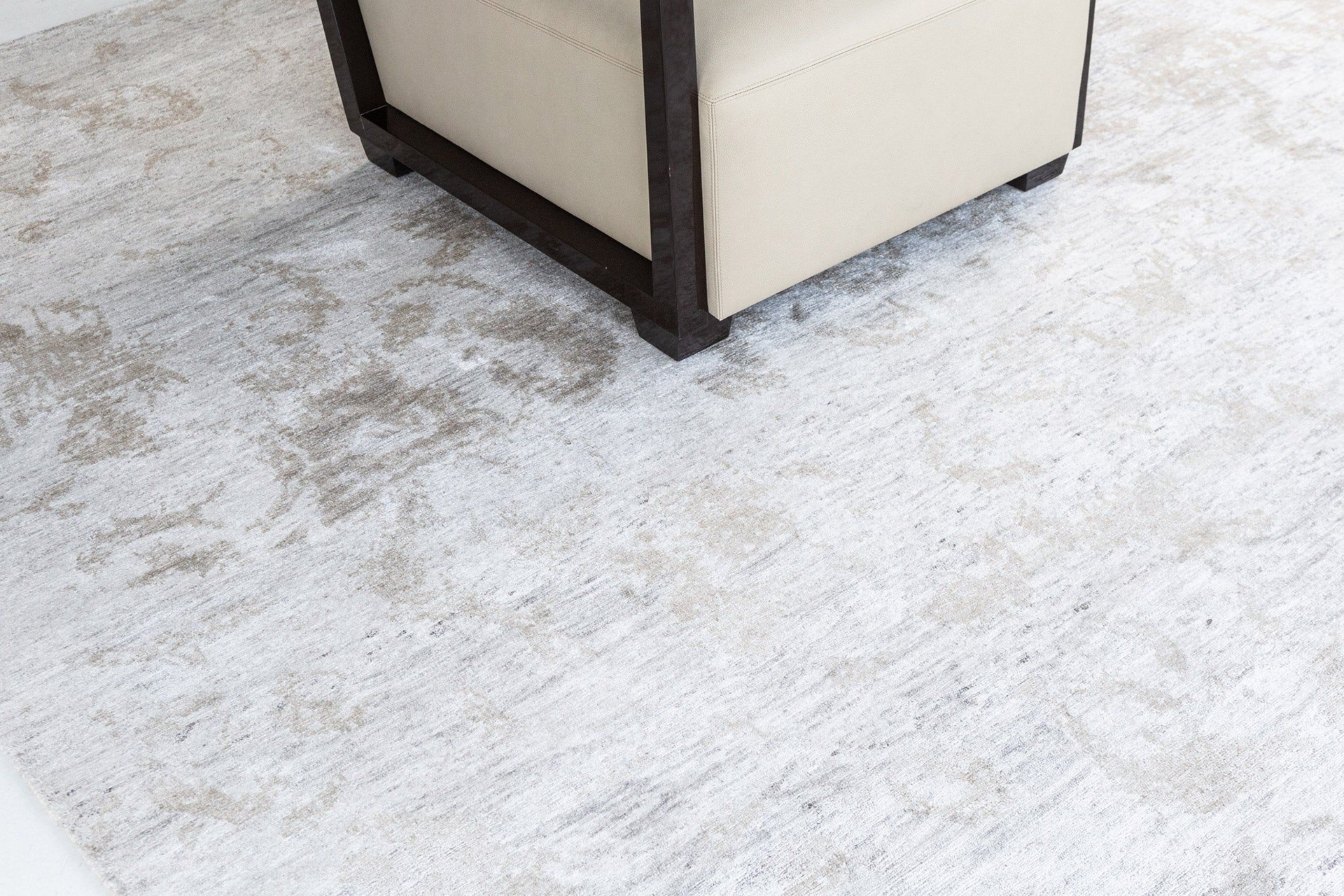 Modern Design Bamboo Silk Rug Vortice