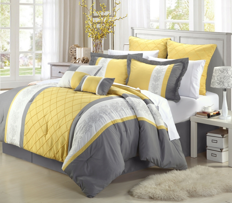 Pollak Traditional Striped Comforter Set