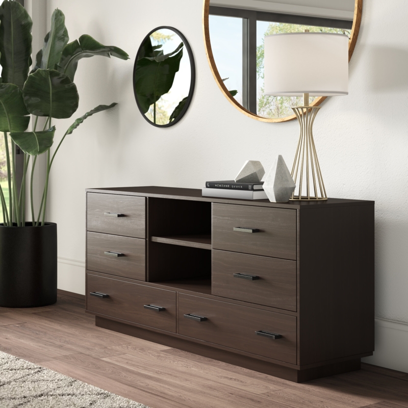 Bergquist 6 - Drawer Dresser