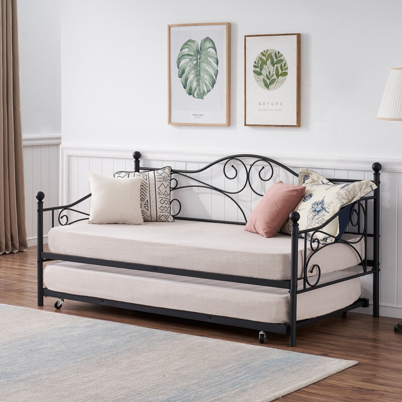 Korecky Metal Daybed with Trundle