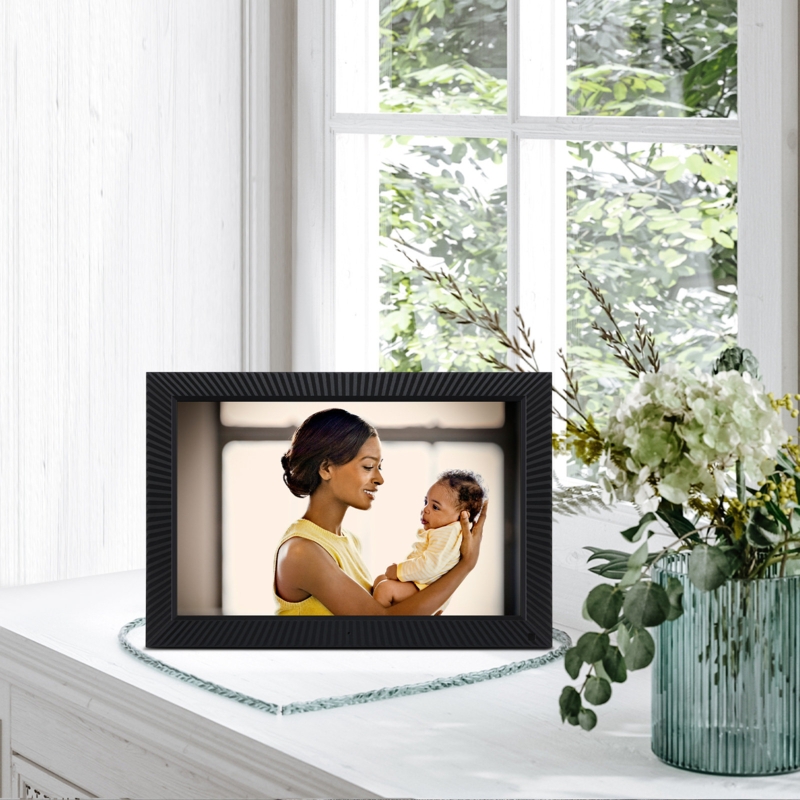 NexFoto 17" FHD 32GB 2.4GHz/5GHz Digital Picture Frame with Remote Control