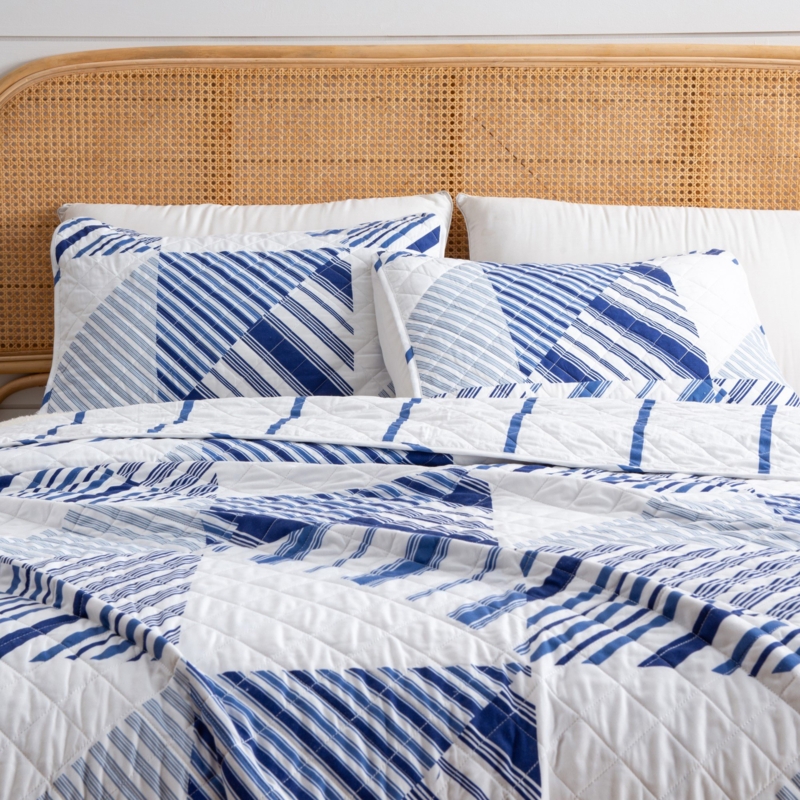 Abobaker Blue Microfiber Reversible 3-Piece Quilt Set