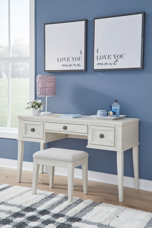 Robbinsdale Vanity Set with Stool