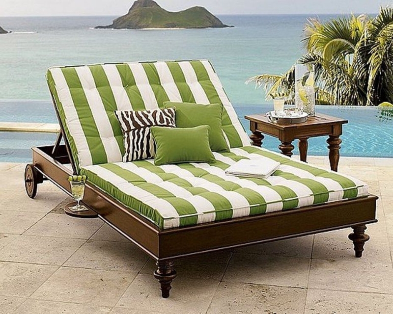 Elegant Green Striped Outdoor Double Chaise Lounge