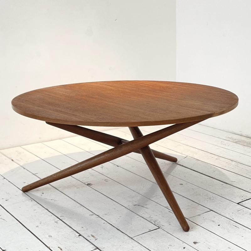 Modern Wooden Round Coffee Table with Crossed Legs