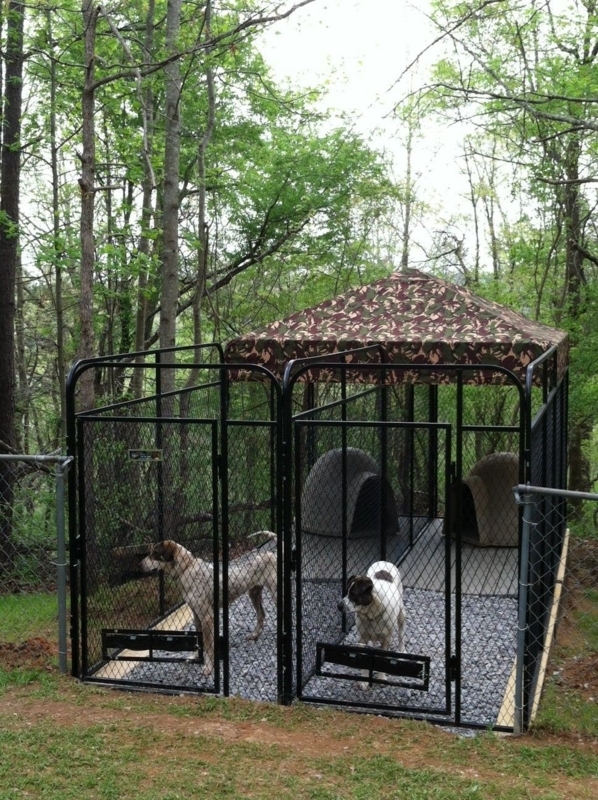 Outdoor Double Dog Kennel with Camouflage Canopy