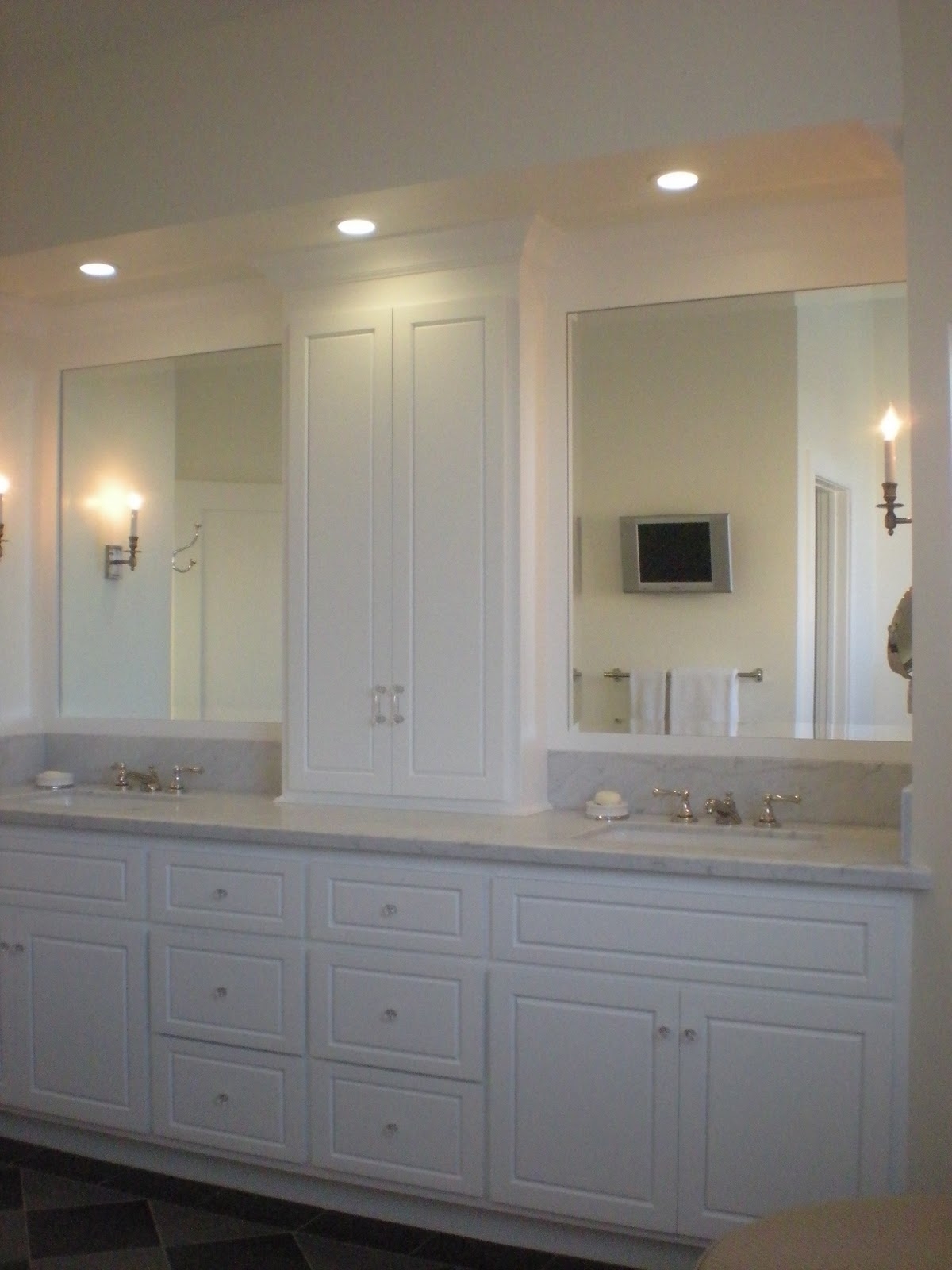 Bathroom Vanity Towers - The Solution for Extra Bath Storage Space